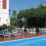 Garden Hotel 4*
