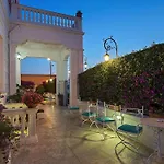 Garden 4*