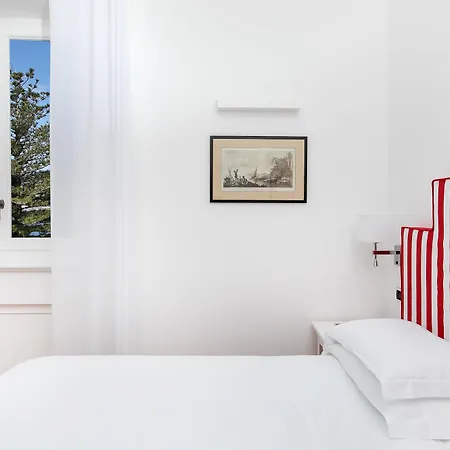 Garden Hotel 4*