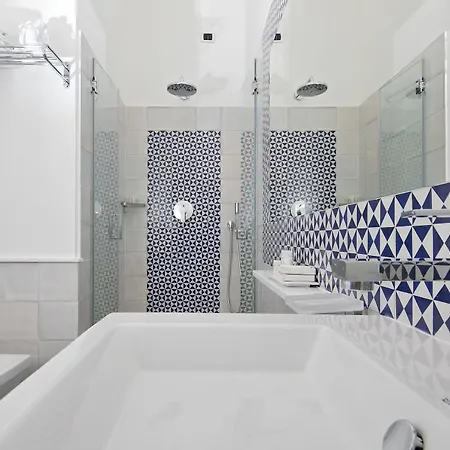 Garden Hotel 4*