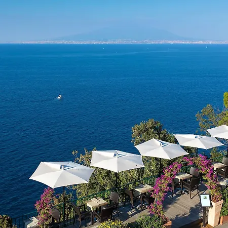 Garden Hotel 4*