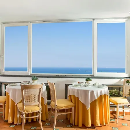 Ξενοδοχείο Garden 4*