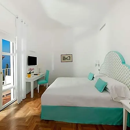 Garden Hotel 4*