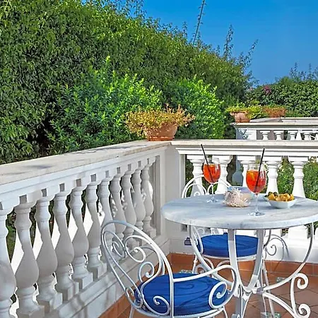 Garden 4*