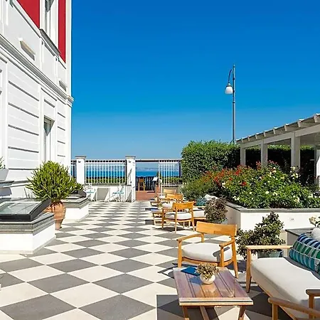 Garden Hotel 4*