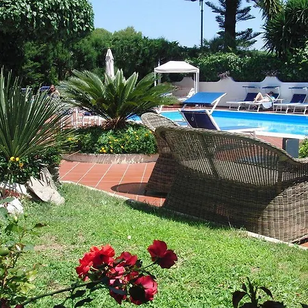 Garden Hotel