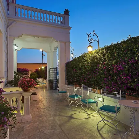 Garden 4*